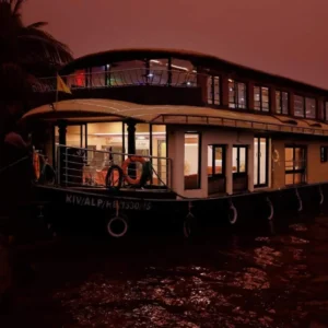 deluxe houseboat