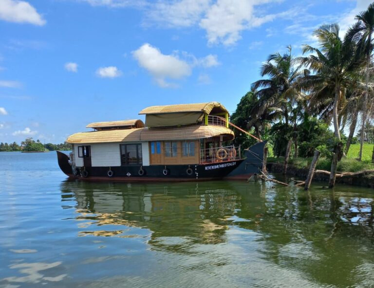 Budget-friendly Houseboat in Alleppey