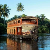 houseboat in alleppey